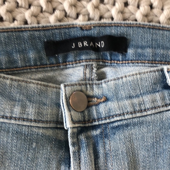 J Brand skinny jeans. Light wash.size 31 - Picture 2 of 4